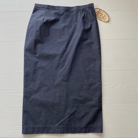 Dolce & Gabbana Pencil Skirt Back slit - Picture 10 of 11